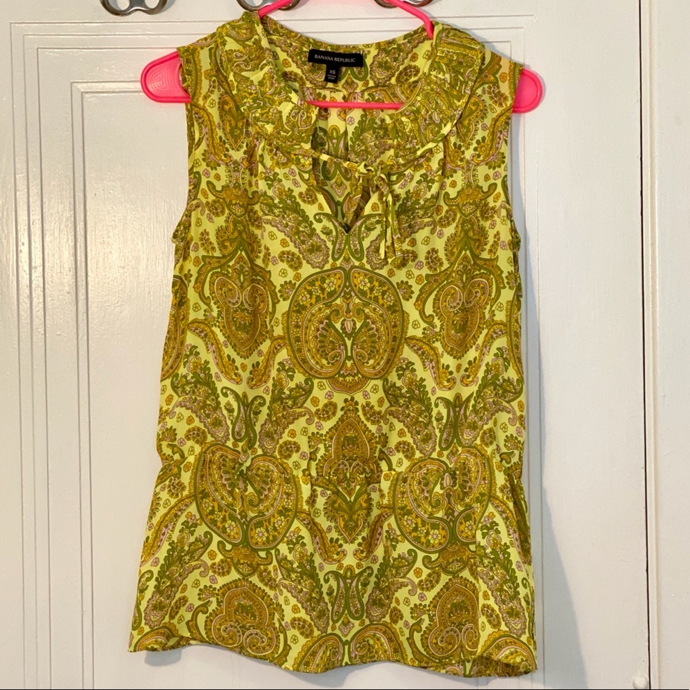 Banana Republic XS tie neck sleeveless blouse